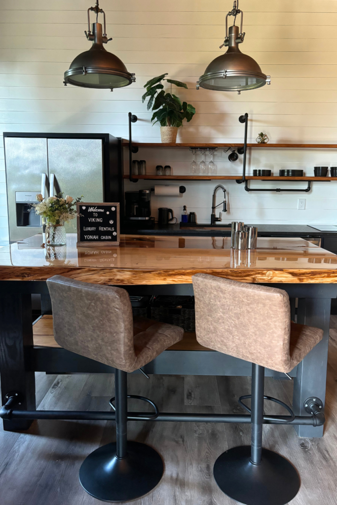 Image of kitchen at Yonah Suite