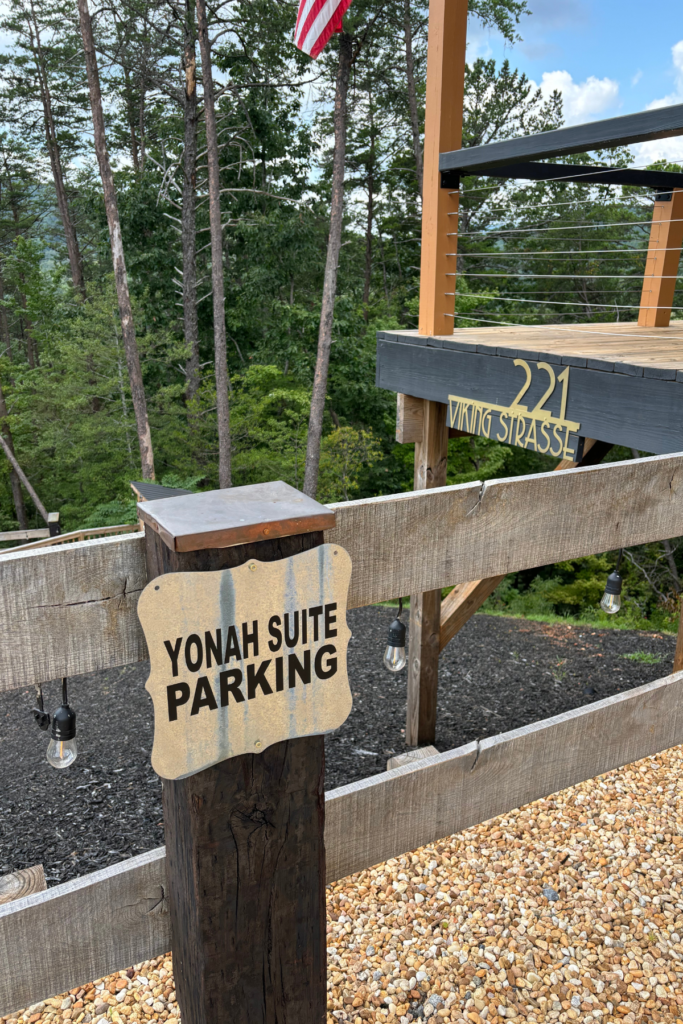 Image of parking sign at Yonah Suite